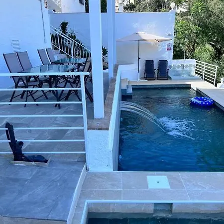 Appartement Magnifique A Avec Vue Sur Et Piscine, Jacuzzi, Chauffes, Chauffe Payant *
