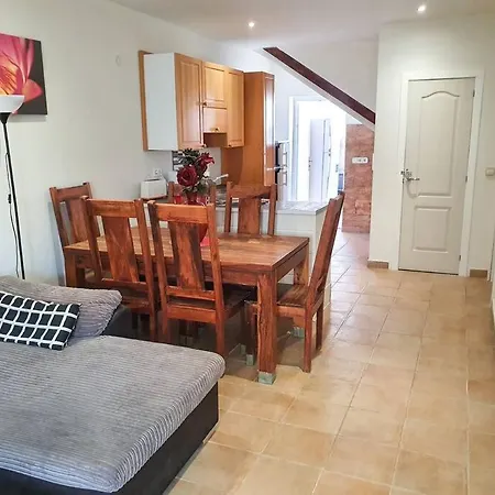 Appartement Magnifique A Avec Vue Sur Et Piscine, Jacuzzi, Chauffes, Chauffe Payant *